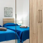 Poseidon Court Penthouse Superior شقة