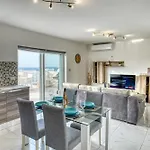 Poseidon Court Penthouse Superior شقة خليج سانت بول