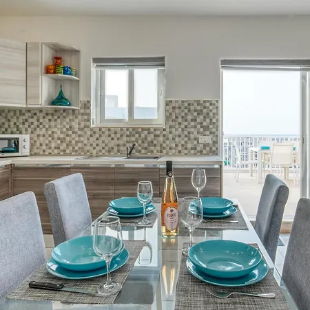 Poseidon Court Penthouse Superior Apartament