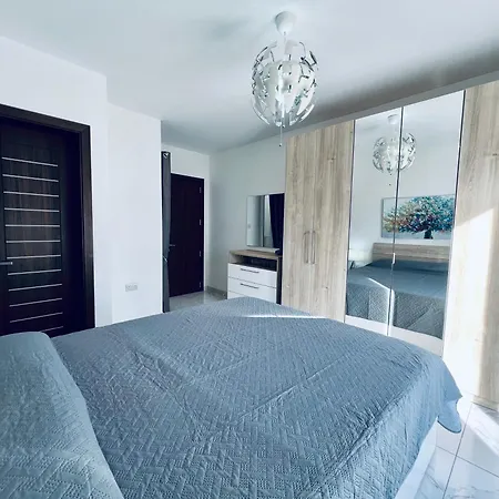 Poseidon Court Penthouse Superior * خليج سانت بول