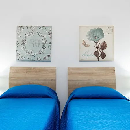 Poseidon Court Penthouse Superior 圣保罗湾城