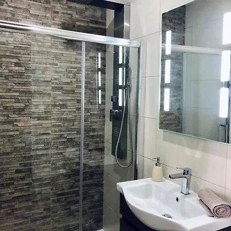 Poseidon Court Penthouse Superior *