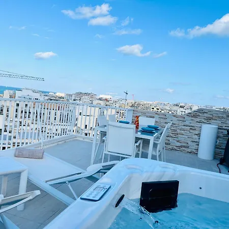 Poseidon Court Penthouse Superior *