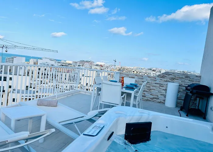 Poseidon Court Penthouse Superior *